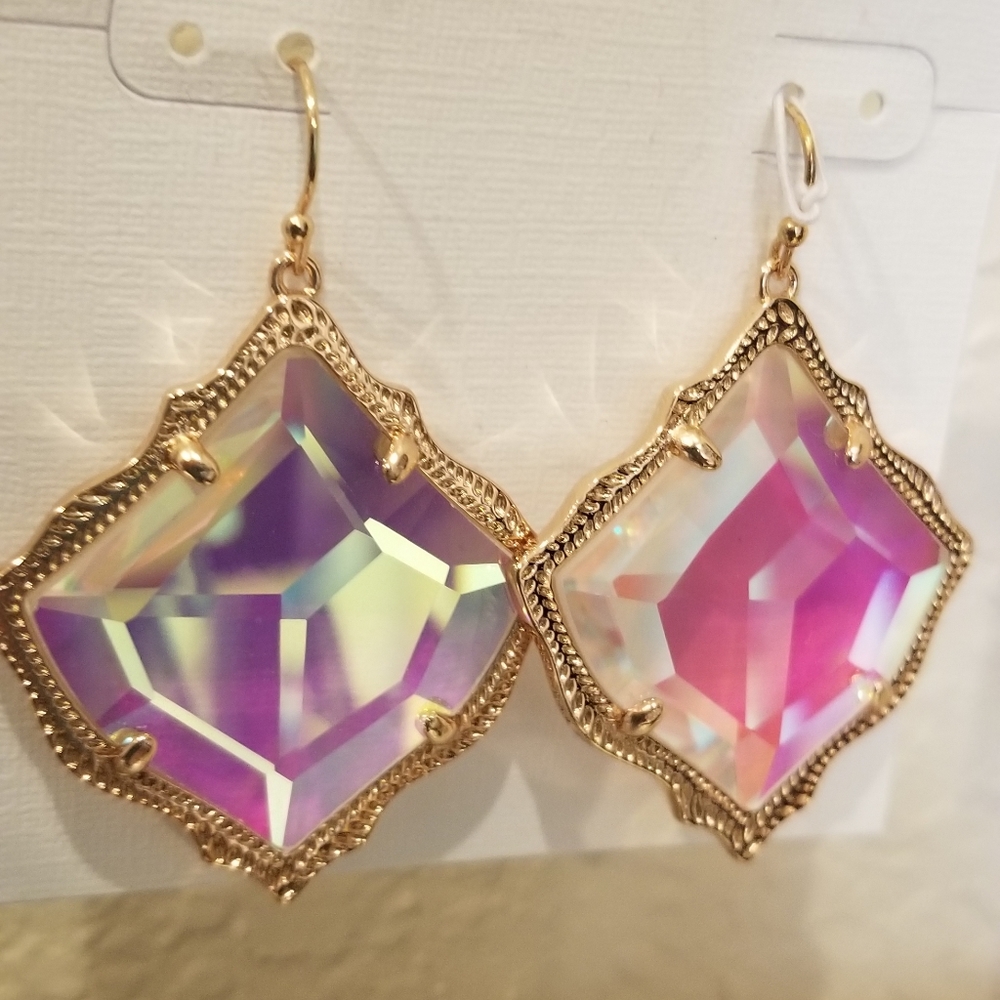 NWT Pretty Kendra Scott Drop Earrings in Rose Gold